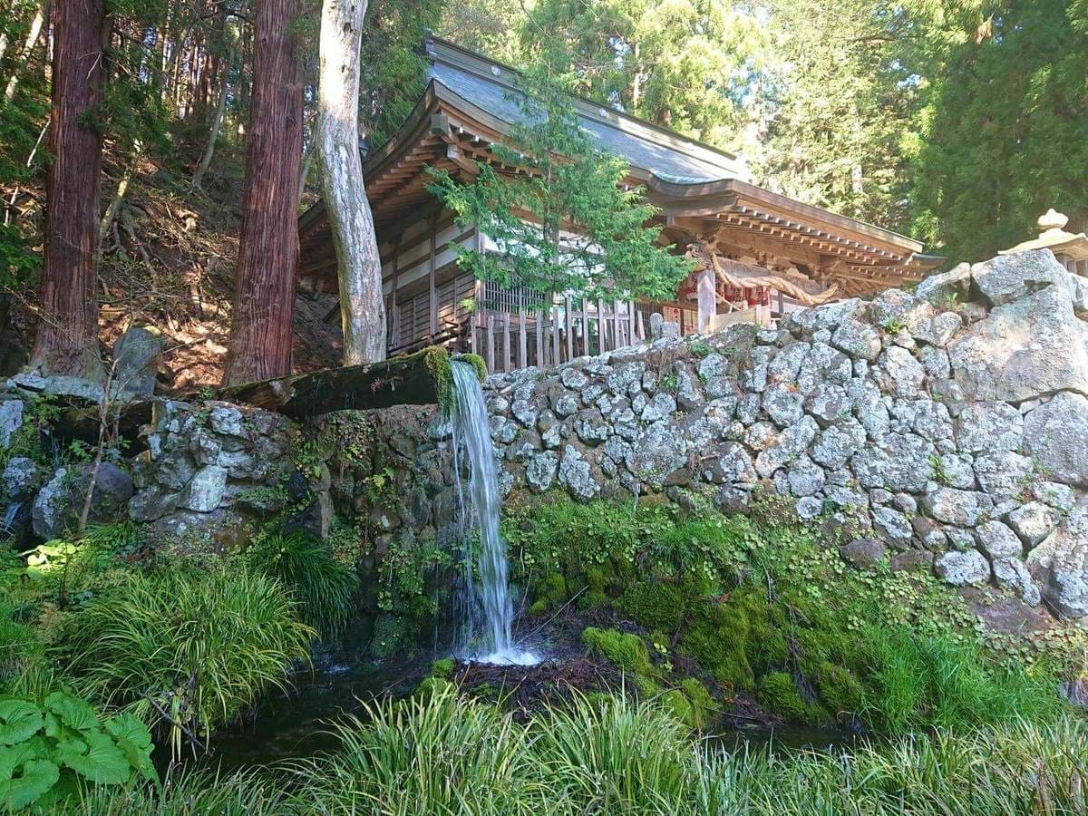 大滝神社と大滝湧水