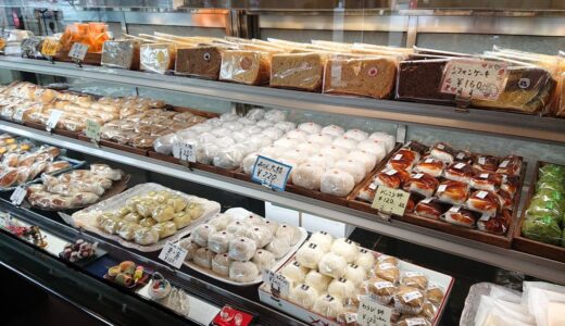 【流月堂】午前中に売り切れ必至のシフォンケーキ！上品な和菓子と焼きたてパンを扱う老舗の和菓子屋さん