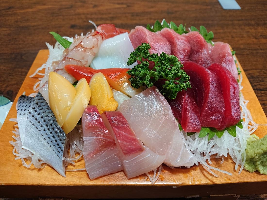 寿司割烹 魚活のさしみ8種
